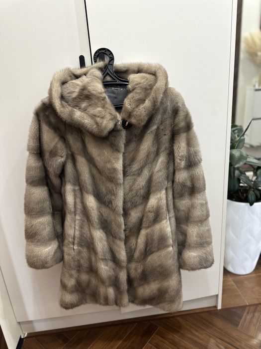 Продам норковую шубу