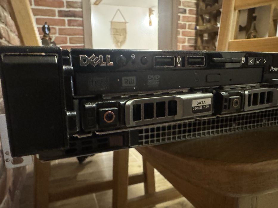сървър DELL Poweredge R620