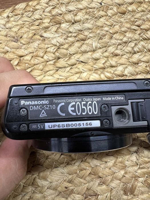 Aparat Foto Digital Panasonic Lumix DMC SZ10 Ecran rabatabil Wifi