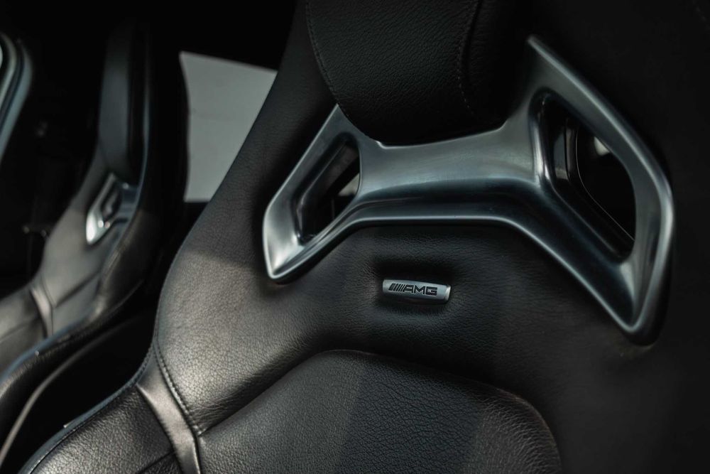 Mercedes GLA 45 AMG / 2.0 benzina/4x4/Camera/Navi/Harman Kardon/Recaro