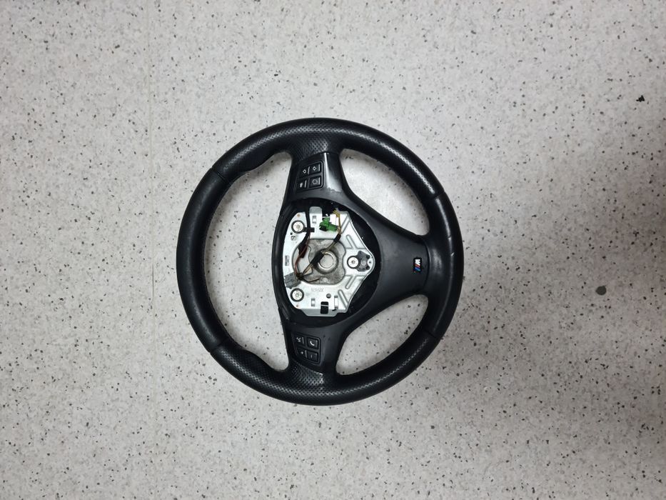 Volan M BMW seria 1 e81 e87 cu comenzi