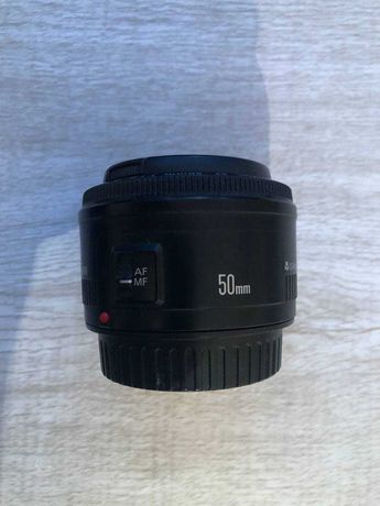 Фотоаппарат Canon 550D + портретная линза