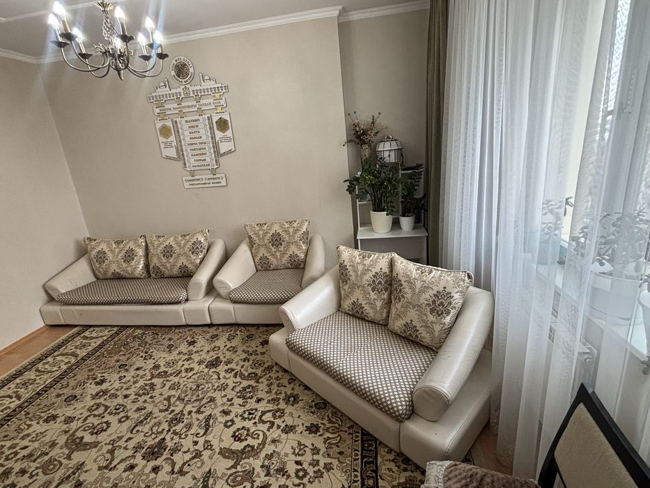 Продается диван. 50.000. 5 м в длину