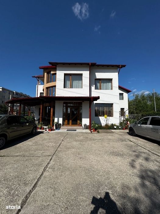 Spatiu Comercial Mioveni, Robea, 195 mp, curte 300 mp