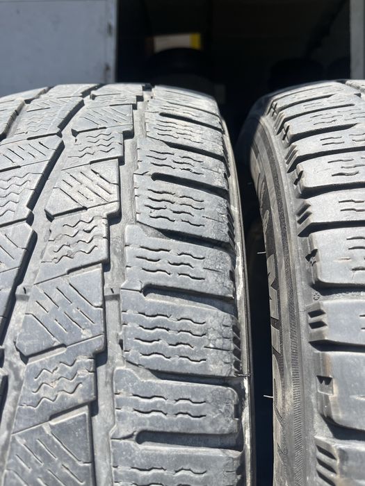 2 бр. гуми за бус 235/65/16C Michelin DOT 3818/2217 5 mm