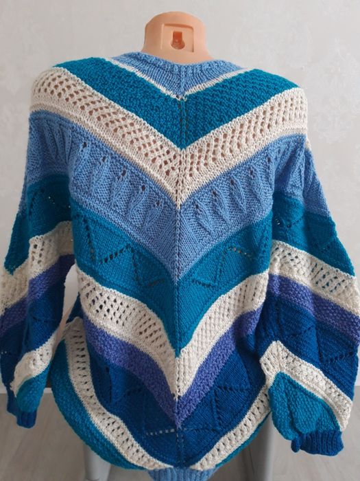 Продам новую вязанную кофту