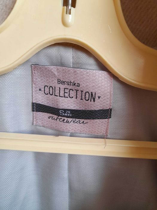 Дамско палто на Bershka