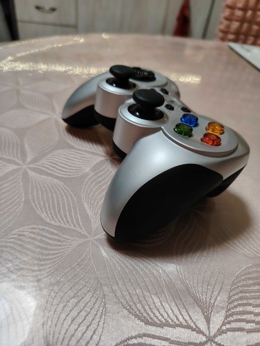 Геймпад-джойстик Logitech