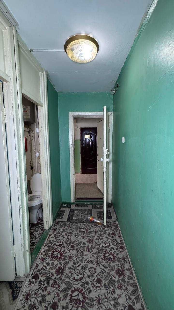 Текистел Бўстон кўчаси 2 хонали ўрта подезд квартира сотилади.ID: 1412