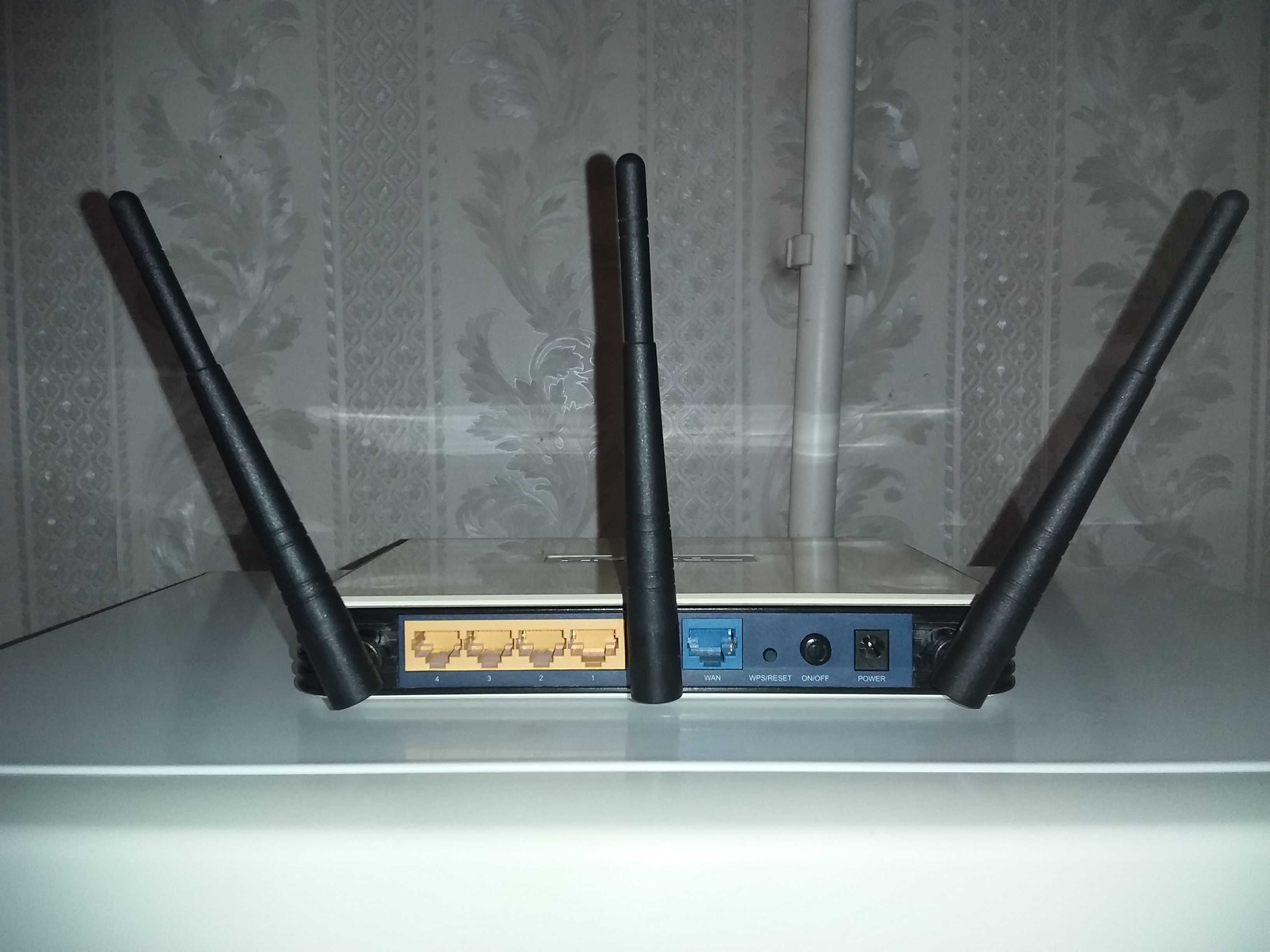 Вай-Фай Wi-Fi роутер TP-Link TL-WR940N ОПТИКА 2.4 ГГц 450 мбит/с