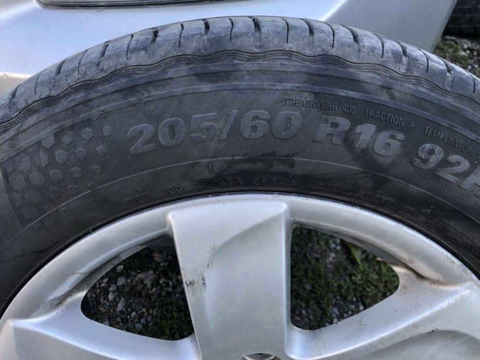Джанти с гуми 205/60/16 летни гуми с 24 дот много запазени
