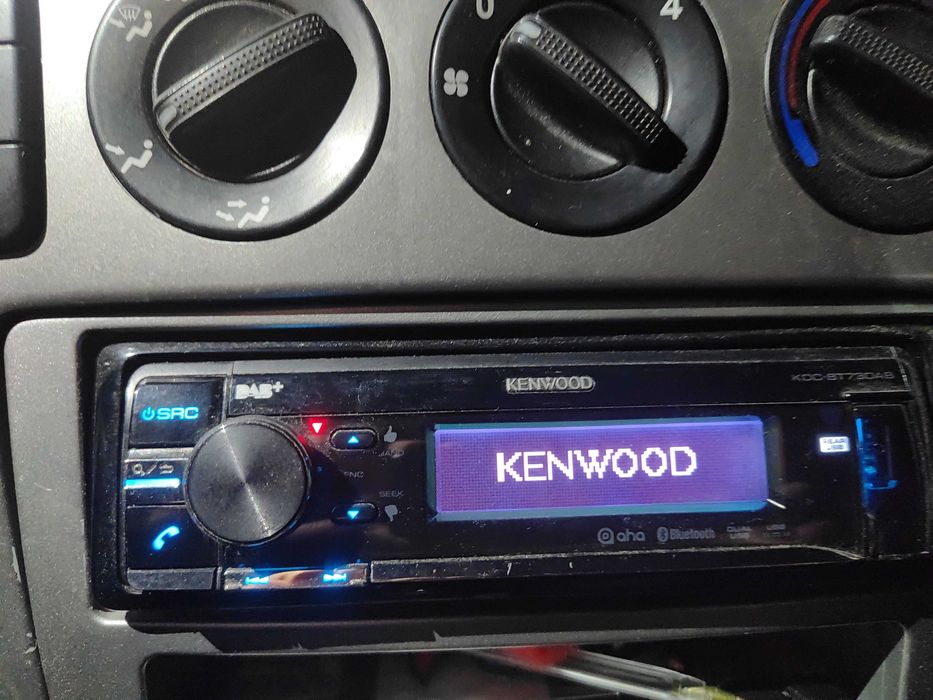 Най-висок клас KENWOOD KDC-BT73DAB Bluetooth / USB / AuX / CD / MP3