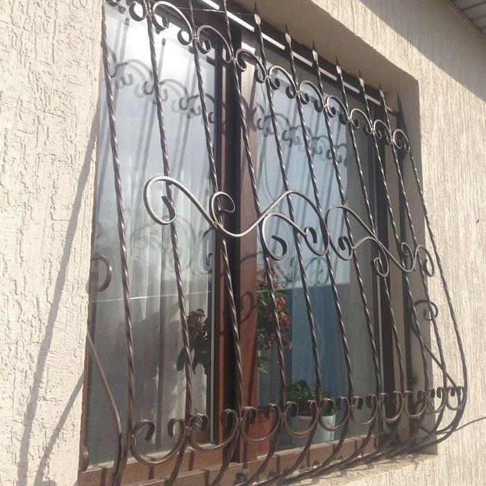 Решётки на окна металлические