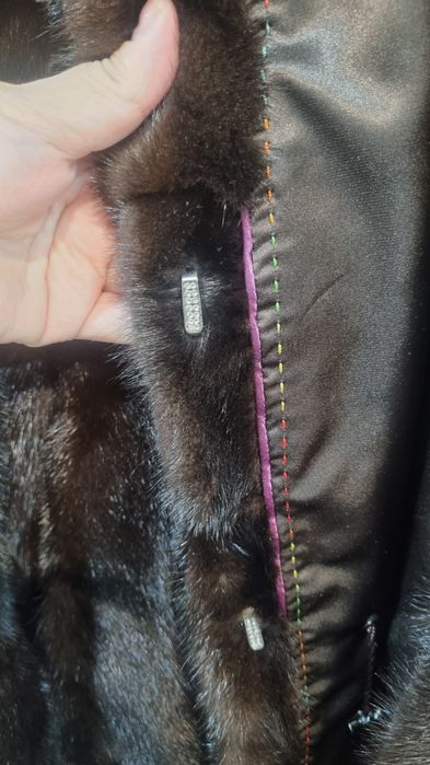 Продам шубу норковую новую и мутоновую в подарок