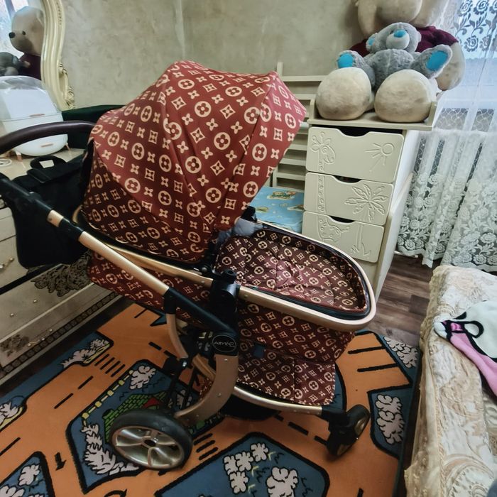 Коляска прогулочная