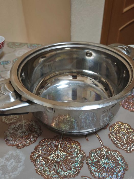 Отдам бесплатно кастрюлю и сковородку