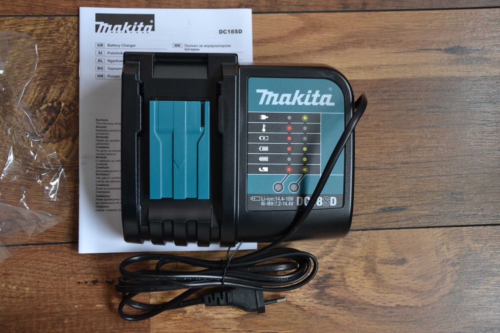 Ново оригинално зарядно Makita 18V