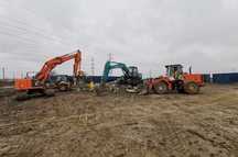 Efectuez lucrari cu buldoexcavator si camion basculabil 8*4 etc