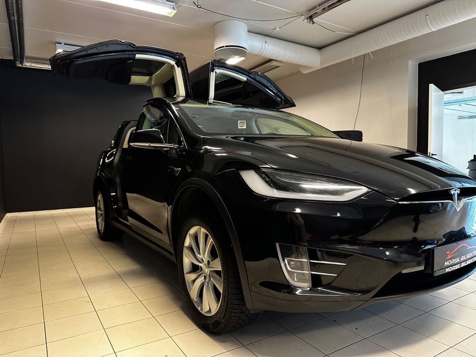 Tesla Model X Tesla Model X / 100D / 7 locuri / full option / 615CP / 450km range
