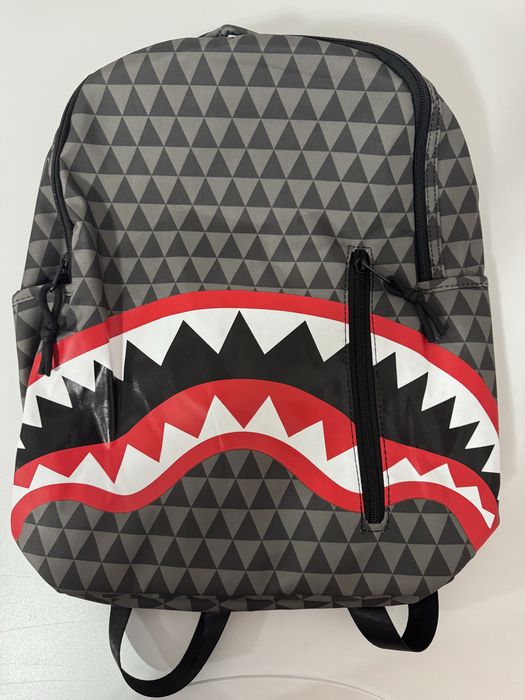 Rucsac modern cu imprimeu shark, design urban