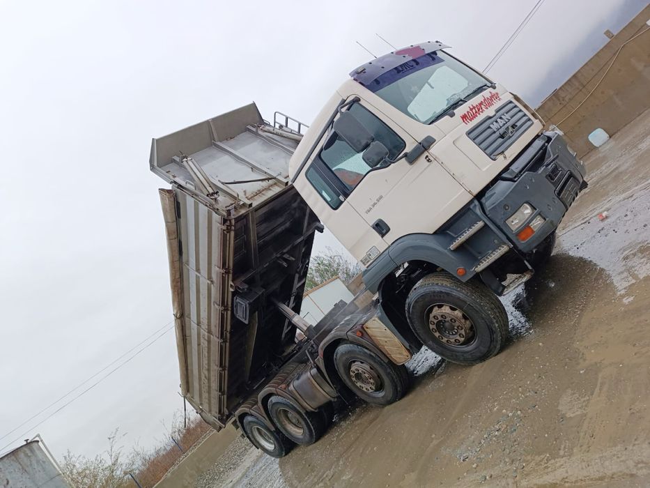 Man bascula 8x4