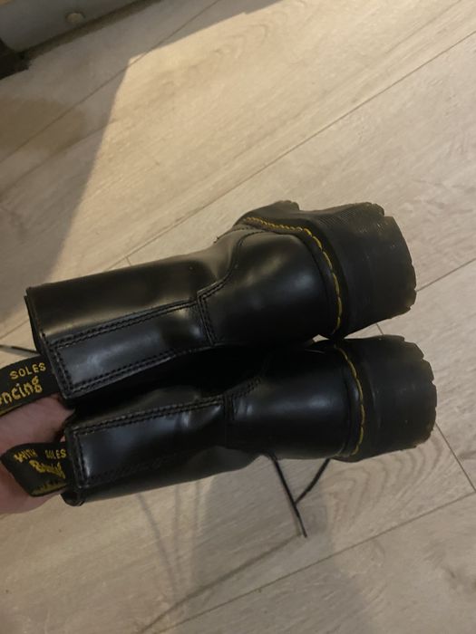 Dr. Martens боти
