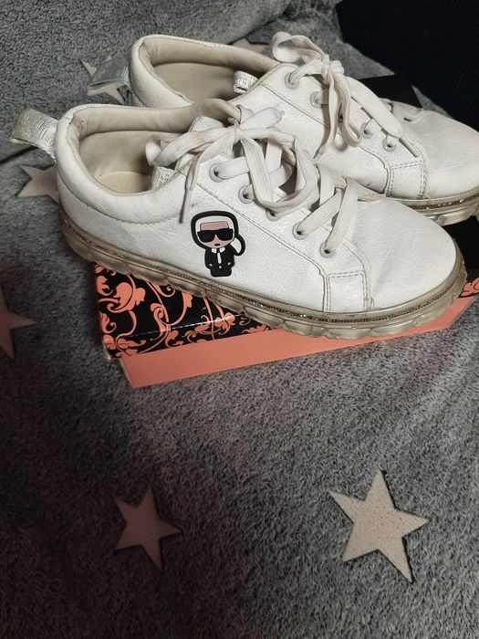 Vând adidas Karl Lagerfeld