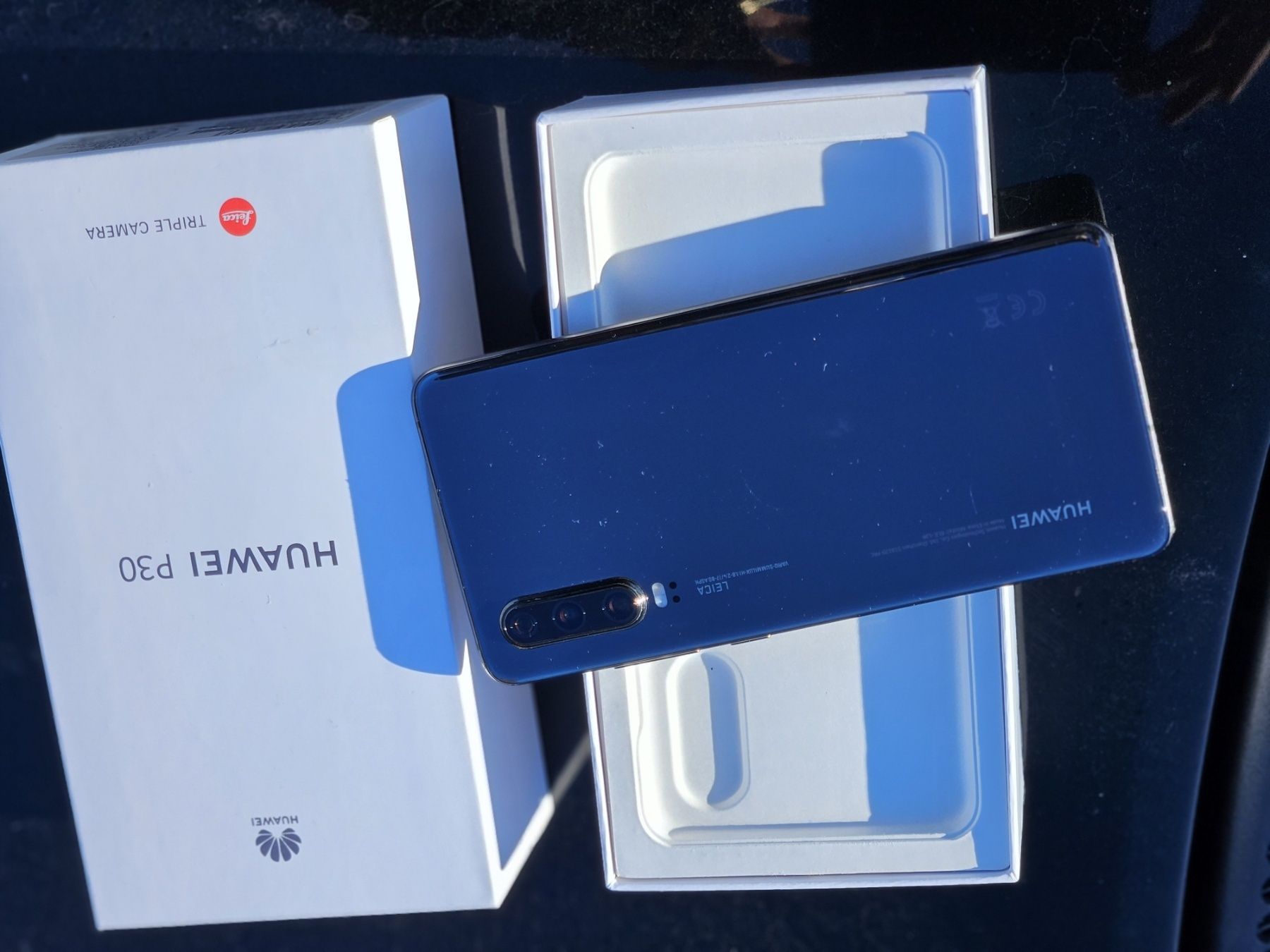 Продавам Huawei p30