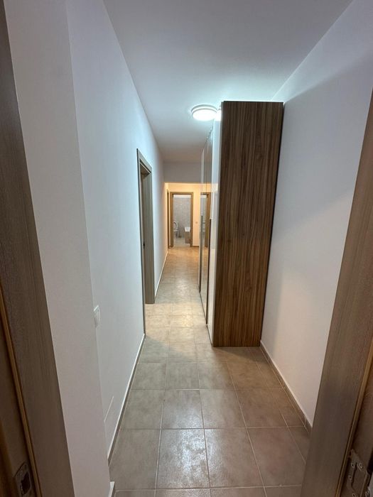 Închiriez apartament cu 2 camere
