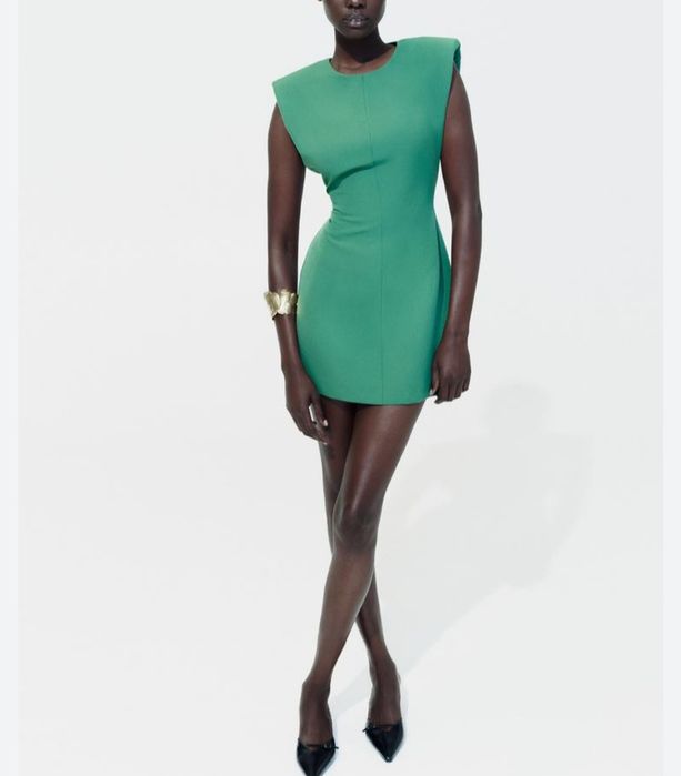 Платье Zara, новое, размер М.