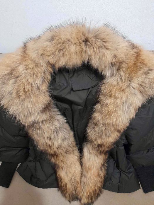 Geaca cu guler din blana naturala