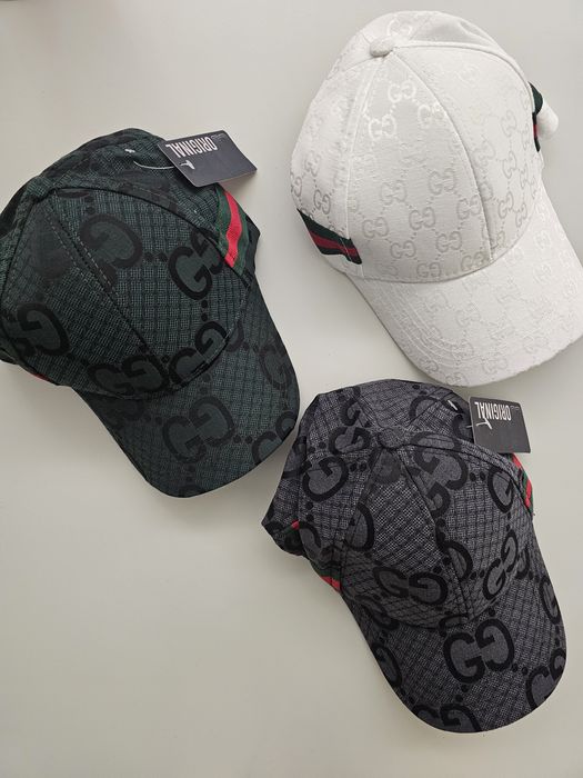 Шапки с козирка/Без размер