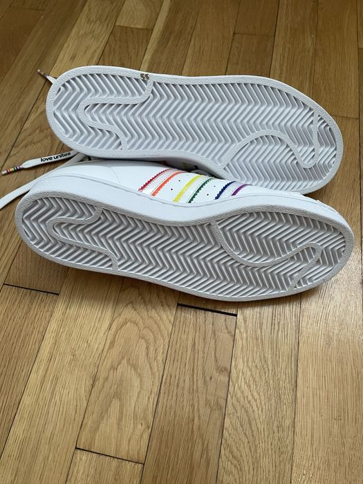 Adidas Superstar Pride