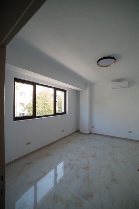 Inchiriere cladire/spatiu comercial central