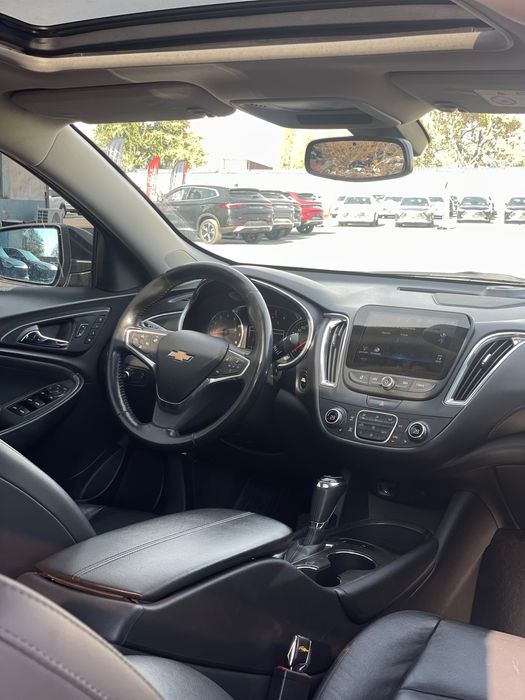 Malibu 2 avtomobili sotiladi !