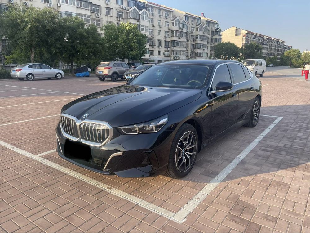 BMW i5 35 L M sport 2025 новый в Наличии