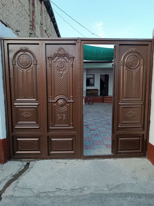 Uy sotladi xolati yaxshi kirb 69000$ kelishiladgan joyi bor