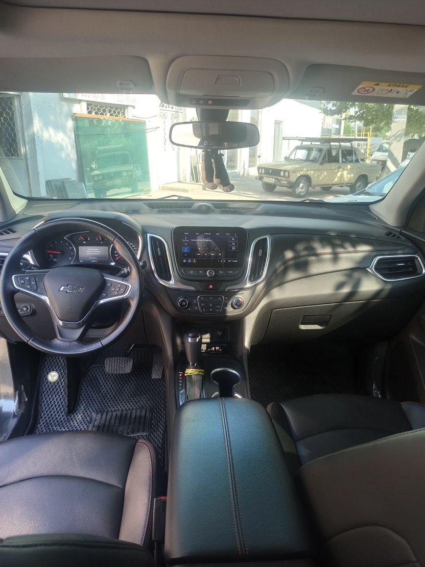 Chevrolet Equinox идеальное состояное 2020 год выпуска,Двигатель 2.0