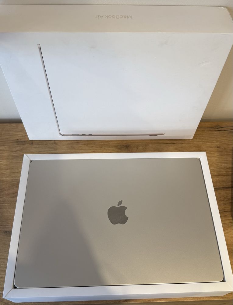 Apple MacBook Air 15” 2023 M2 8GB RAM 512GB SSD Starlight