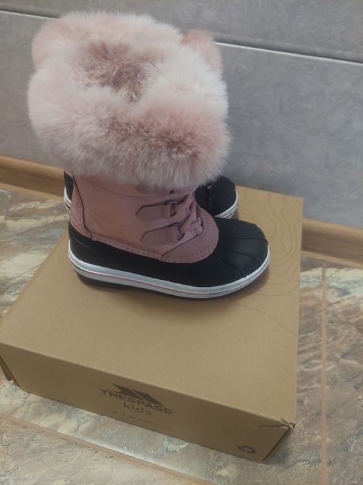 Запазени зимни боти Trespass