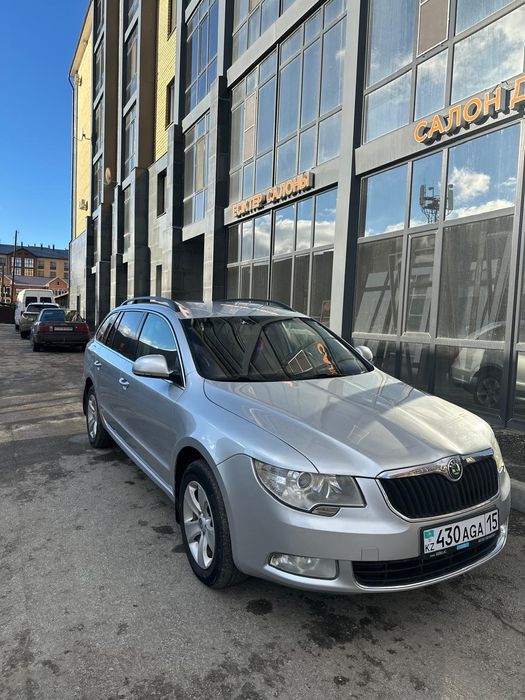 Продам автомобиль Шкода Суперб В6 Универсал