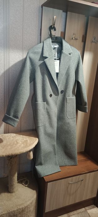 Продам осеннее пальто.