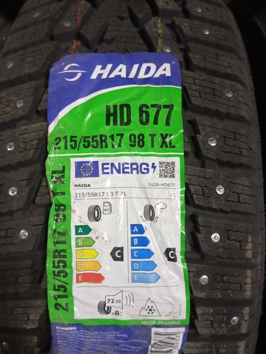Зимние шины, шипованные, новые 215/55R17
