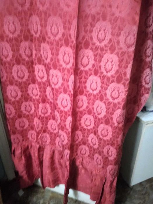 Штора красная с оборкой