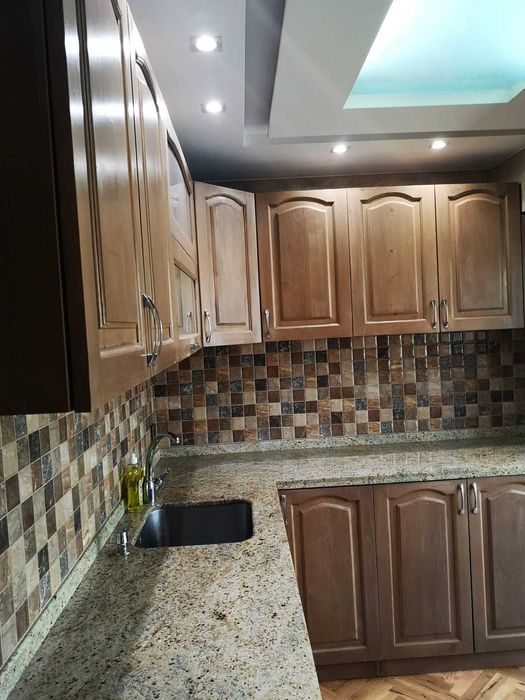 Тристаен обзаведен Владиславово