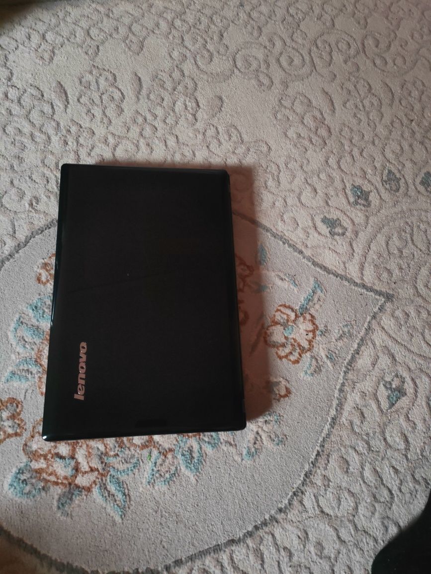 Ноутбук Lenovo и телефон Redmi Note 10 Pro