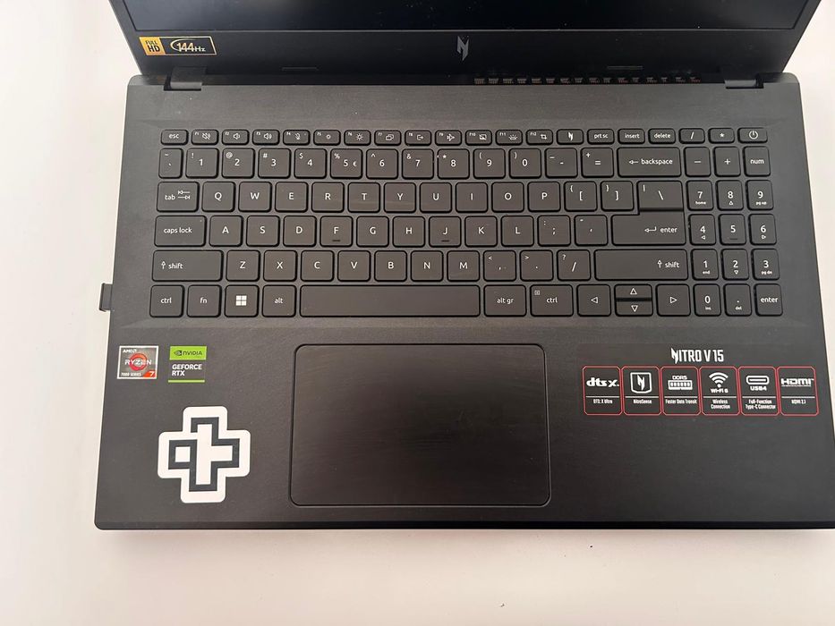 Laptop procesor Ryzen 7737 placa video Geforce nvidea rtx 3050