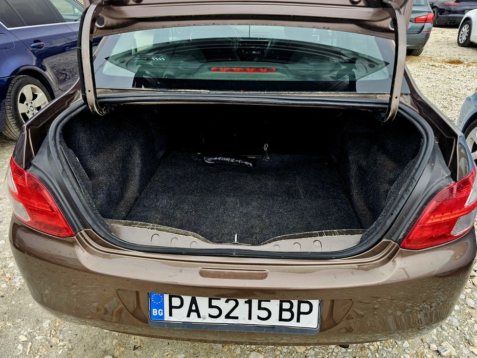 Продавам Peugeot 301 на реални километри.