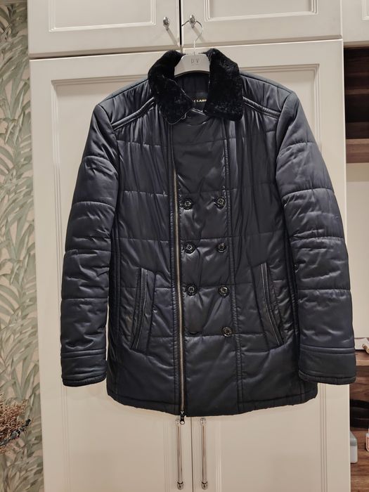 Продам зимнюю куртку.