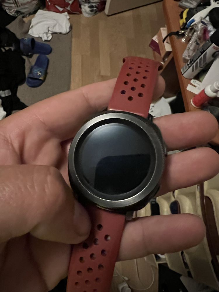 Vand smartwatch Samsung Gear Sport